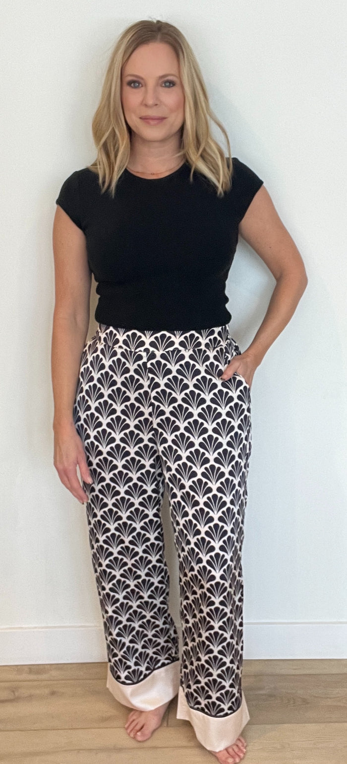 Seashell Print Pants-Black/Ecru
