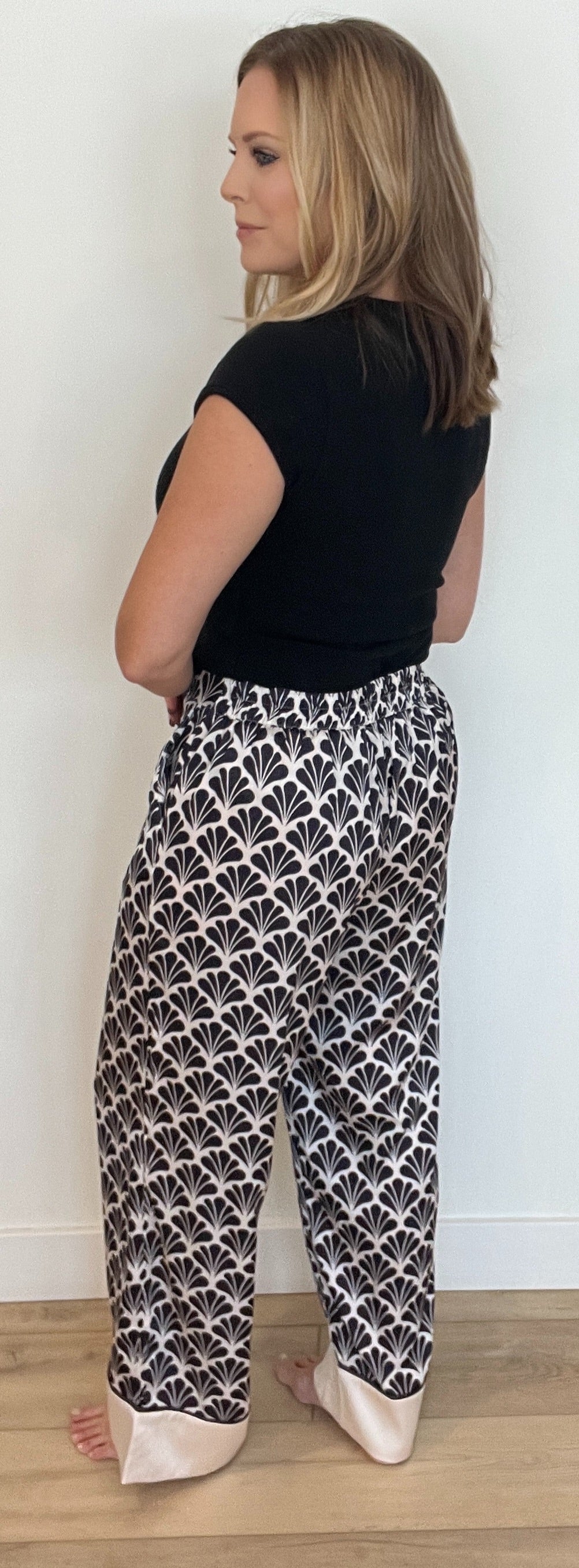 Seashell Print Pants-Black/Ecru