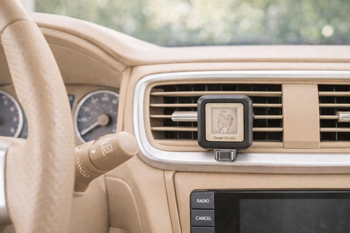 Sweet Grace Auto Vent Clip