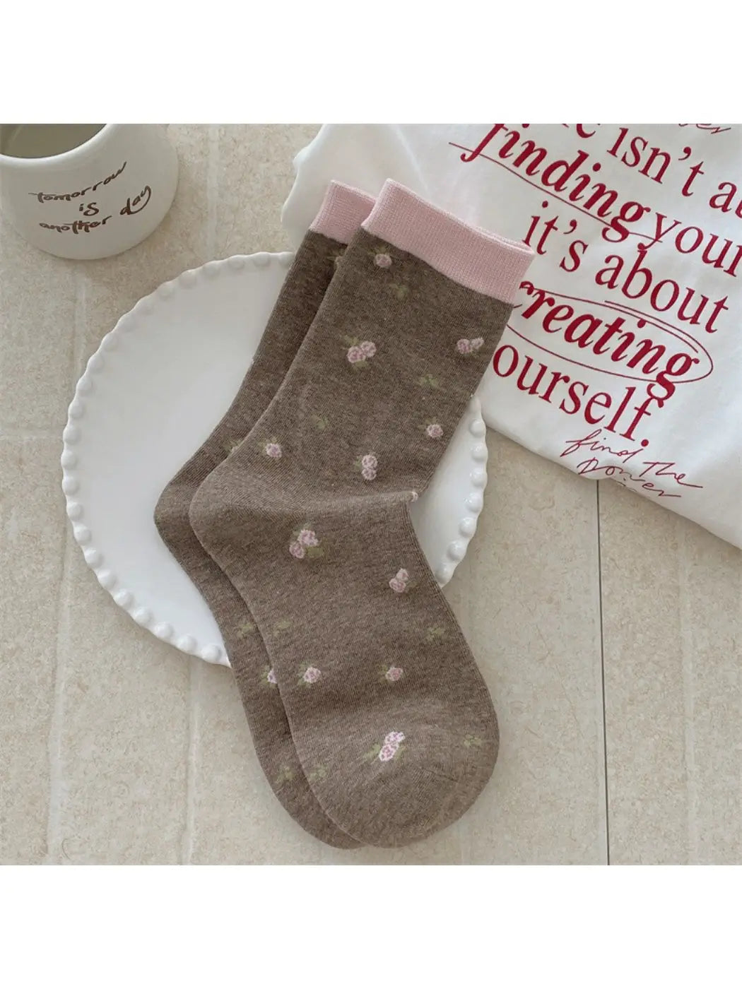 Sweet Bloom Socks-Brown